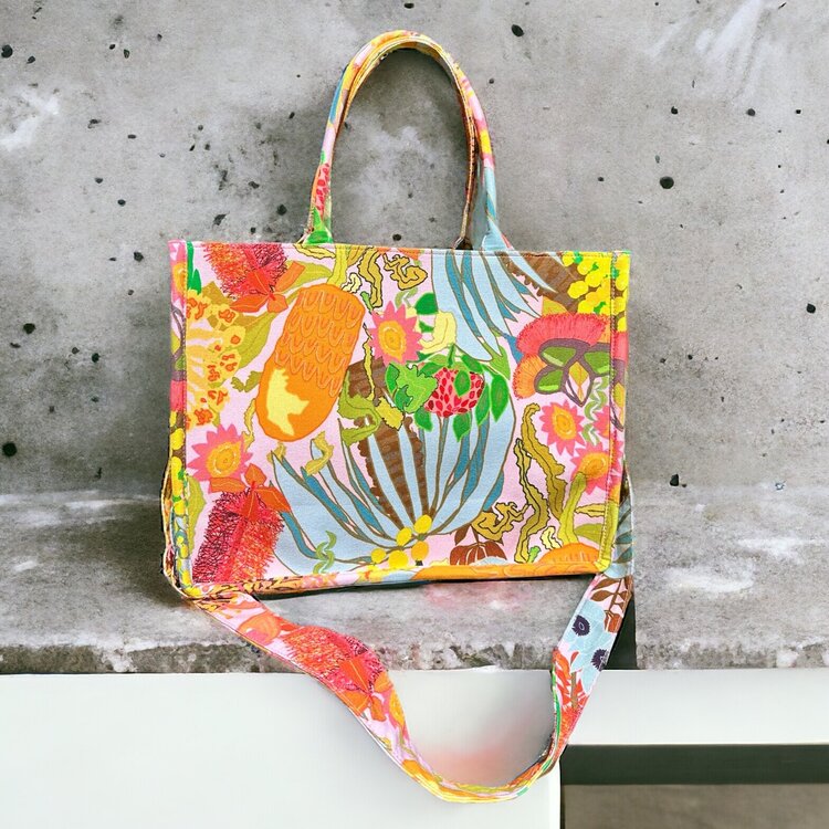 Maggie Handbag in Wildflower Power on Blush