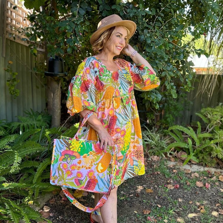 Maggie Handbag in Wildflower Power on Blush