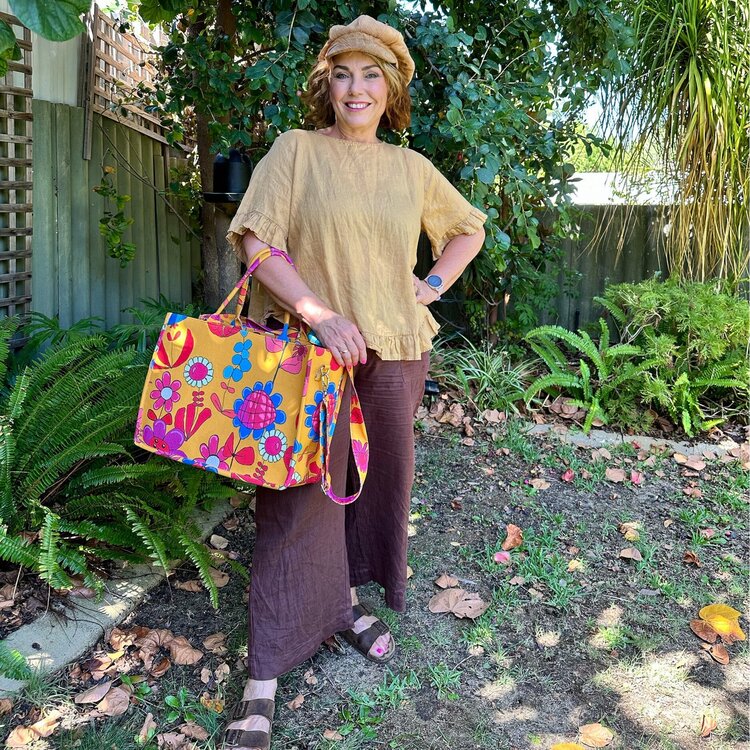 Maggie Handbag in Tweedledee on Caramel