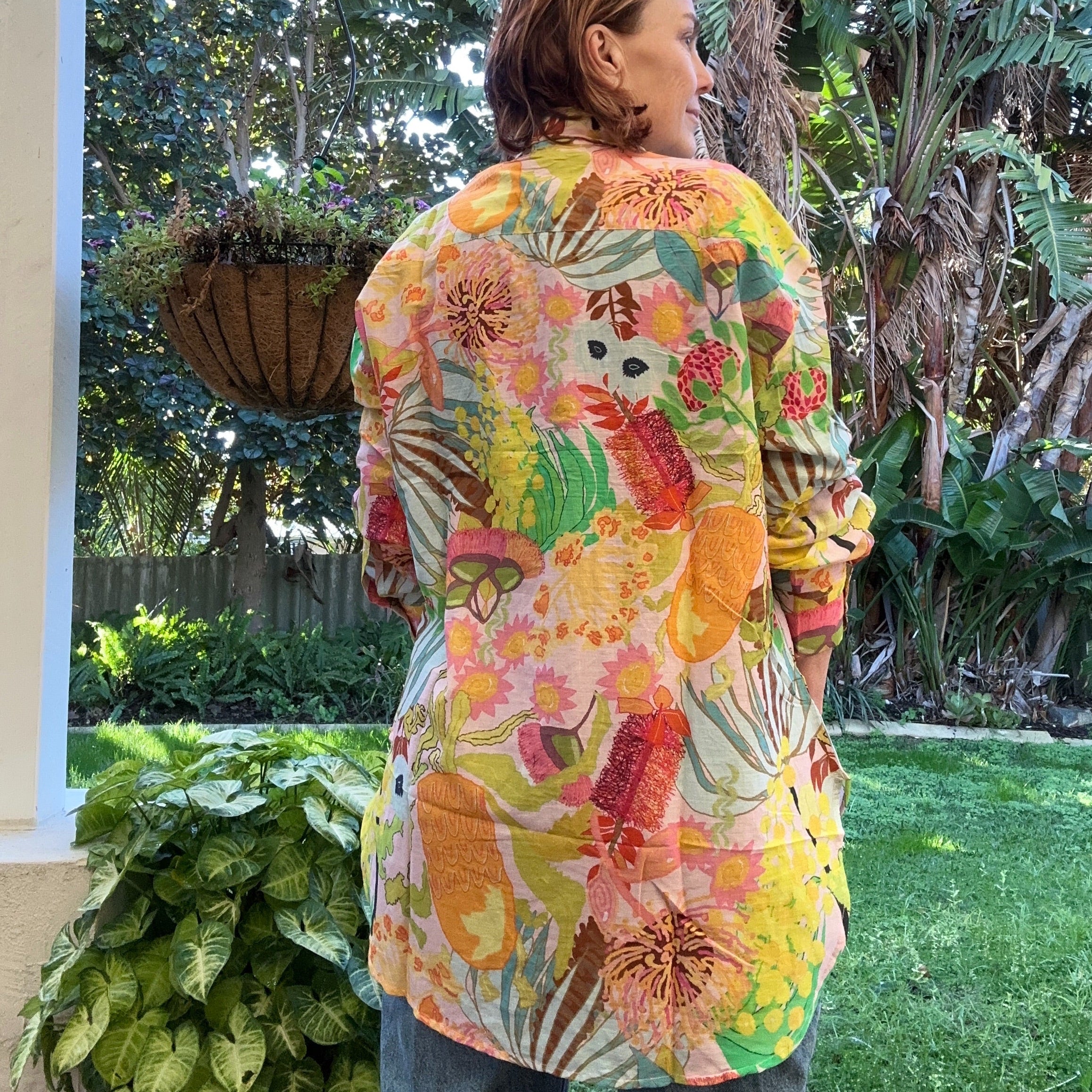 Lightweight linen shirt with soft eucalyptus tones – wearable art for nature-loving women